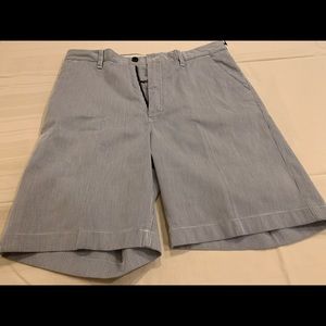 Men’s Nautica Seersucker Pin-Striped Short Size 34